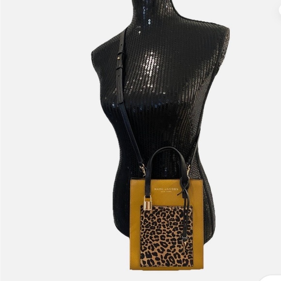 Marc Jacobs Handbags - Marc Jacob’s Micro Leather Tote/Crossbody with leopard pocket